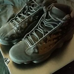 Air Jordan Retro 13 cap and gown